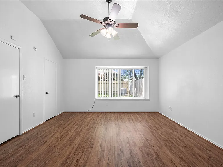 16311 Salinas Ln — Photo 13