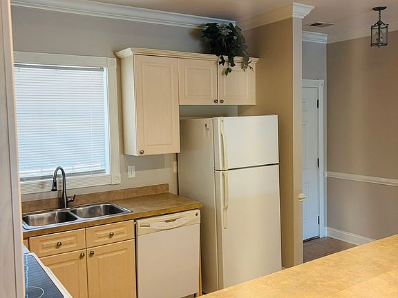 3rd image of 4828 Magnolia Lake Dr APT 203