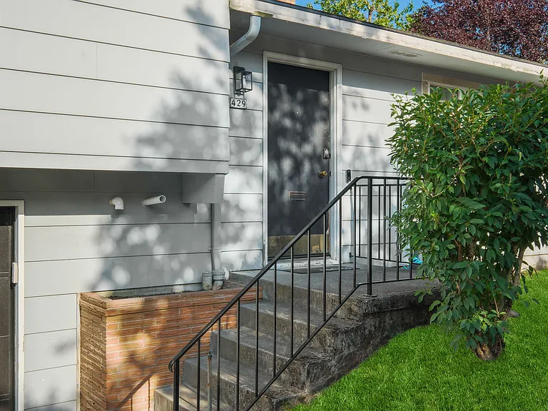 427-429 NE 84th Ave — Photo 20