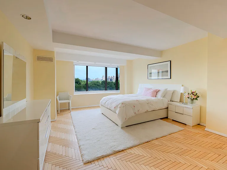 106 Central Park S #8A — Photo 7