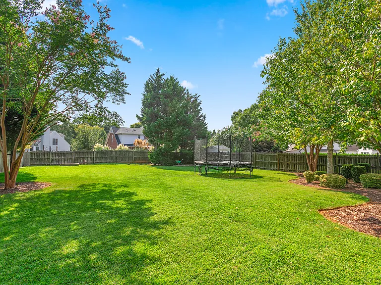 305 Lucas Park Dr — Photo 45