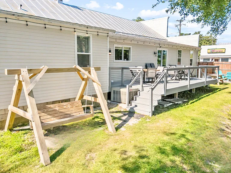 107 Smith Ave #ID1531273P — Photo 11