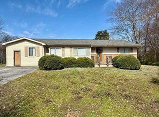 267 Greenfield Dr, Rossville, GA 30741