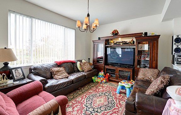 4th image of 611 W Kristina Ln