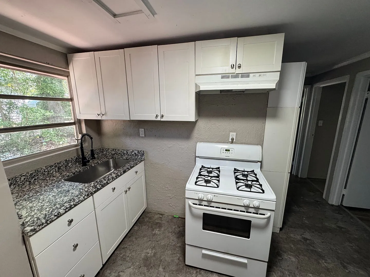 3 Bedroom 1 Bath House - Griffin — Photo 4
