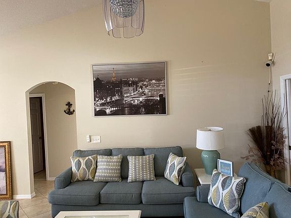 3rd image of 521 SW Lawler Avenue