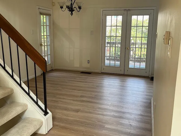 20 Lantern Ln #20 — Photo 4
