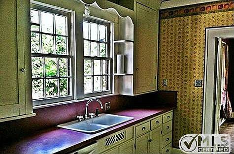 3rd image of 705 W Hunt St