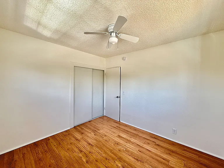 13645 Runnymede St #5 — Photo 18