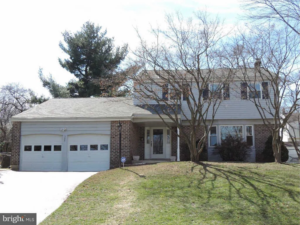 528 Britton Dr photo 1
