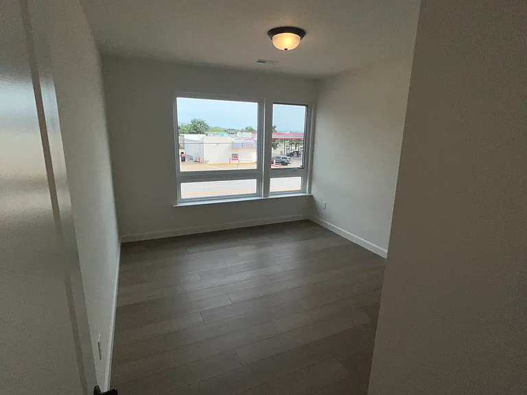 7907 Mexico Rd — Photo 30