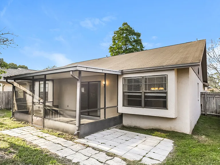 1440 Tiverton Dr — Photo 16