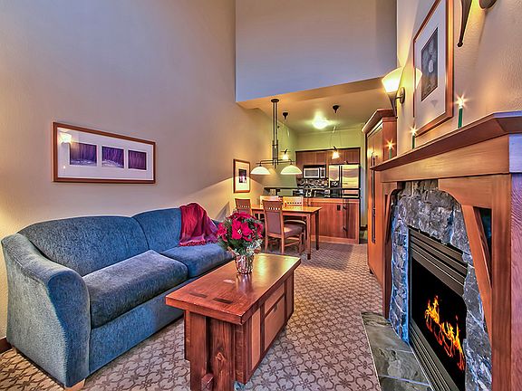 Living Room / Kitchen