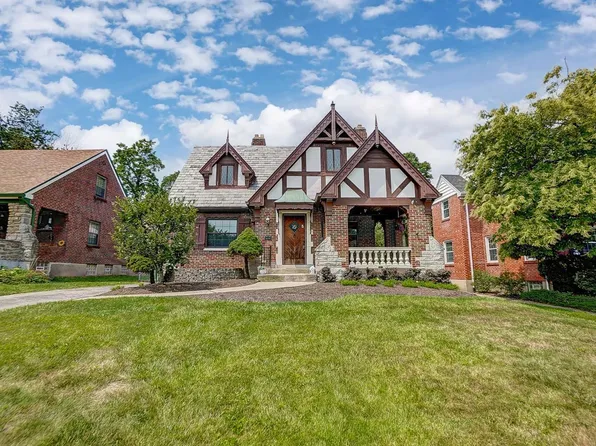 3823 Drakewood Dr, Cincinnati, OH 45209