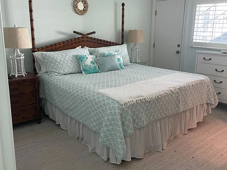 2100 Gulf Shore Blvd N #100 — Photo 19
