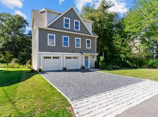 49 Brooklyn Rd, Narragansett, RI 02882