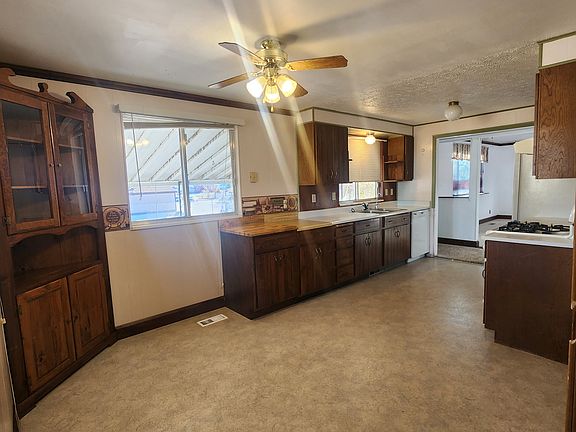4th image of 1345 E Victory Way