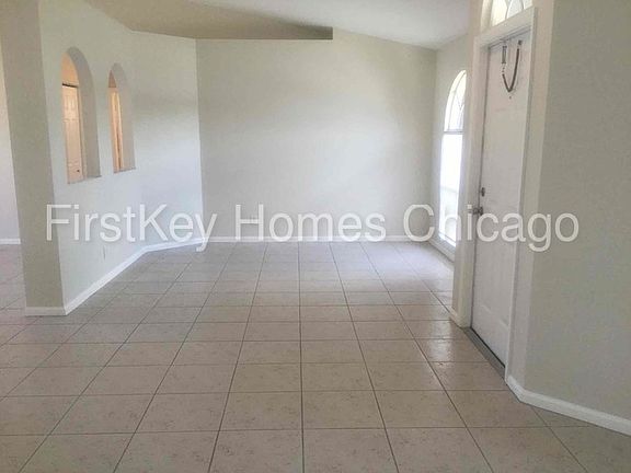 3rd image of 1120 SW Paar Dr
