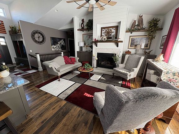 4th image of 8037 Brooks Loop