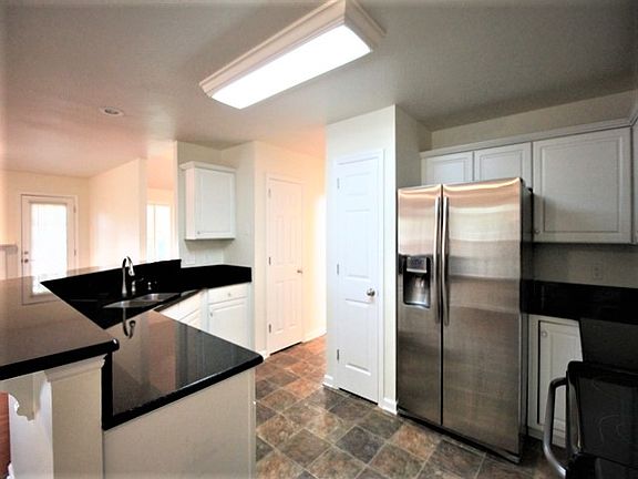 4th image of 2711 Waywood Dr