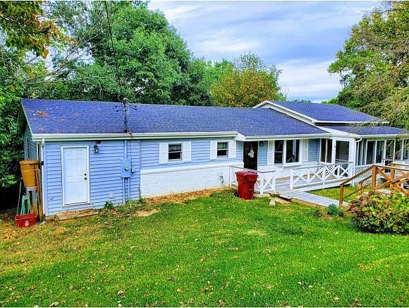1st image of 1329 W Lynwood Cir