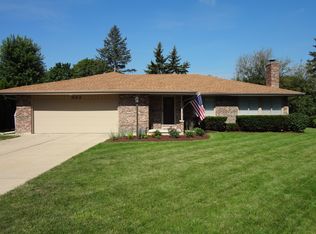 582 N Clifton Ave, Elgin, IL 60123