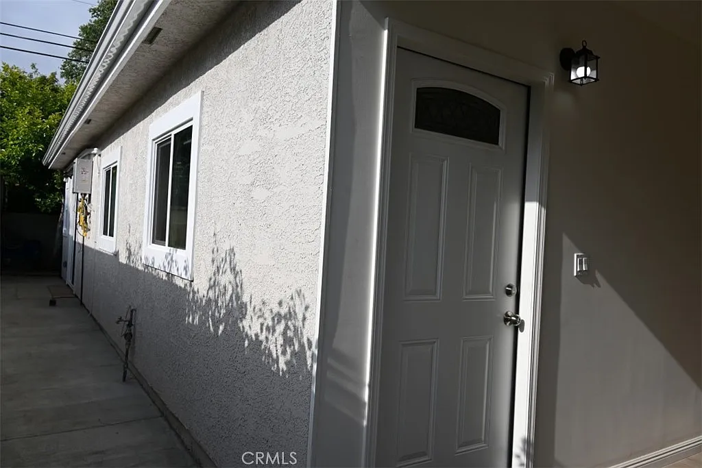 Building Photo - 425 Danimere Ave #B