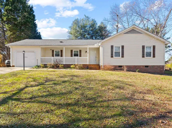 107 Quincy Dr, Greer, SC 29650