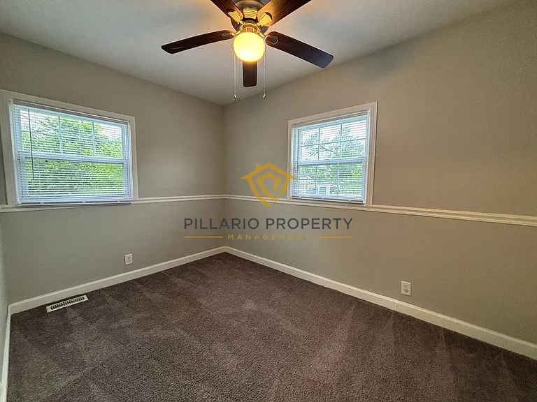2224 S Keystone Ave — Photo 10