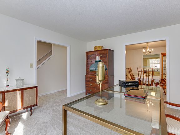 3rd image of 5881 Glen View Dr