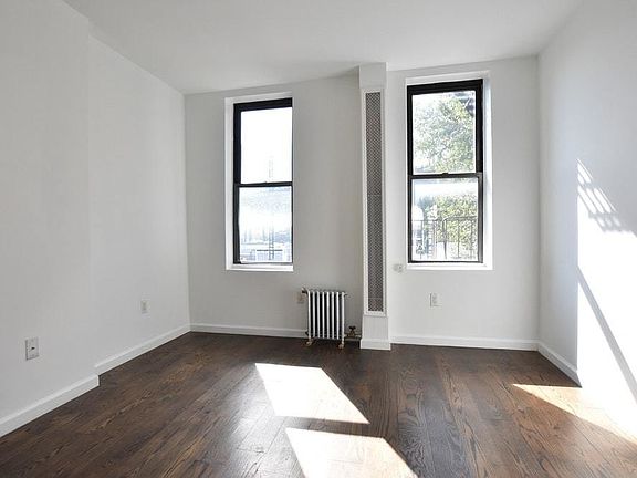4th image of 32 Garnet St APT 3