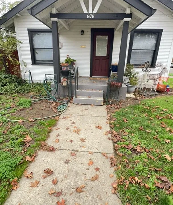 600 SW 4th St