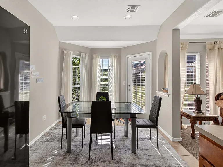 1004 S 75th St — Photo 15