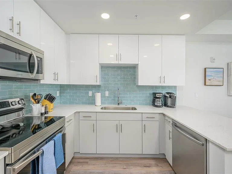 1703 N Tamiami Trl #207 — Photo 14