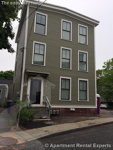 2nd image of 49 Kent St