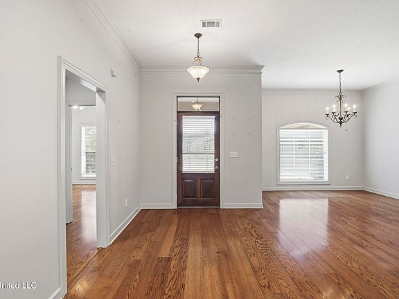 3rd image of 125 Seville Way