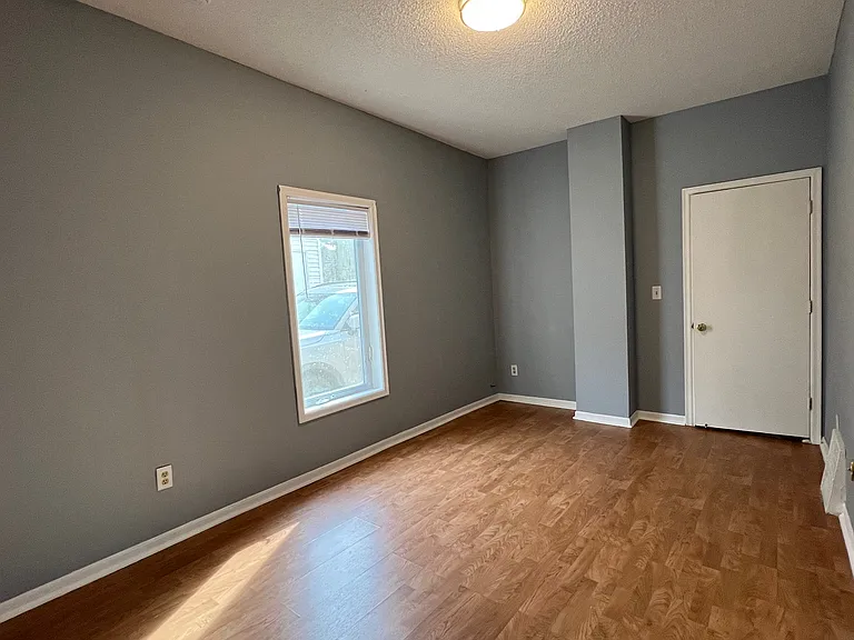 780 Dodd Rd — Photo 8