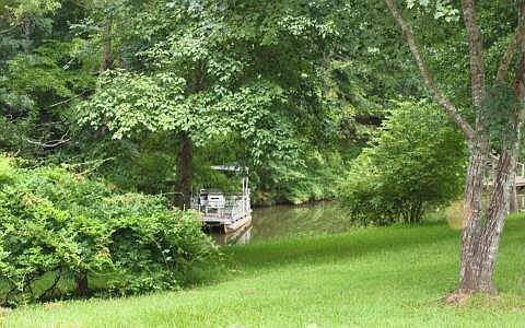 3rd image of 272 River Lake Dr