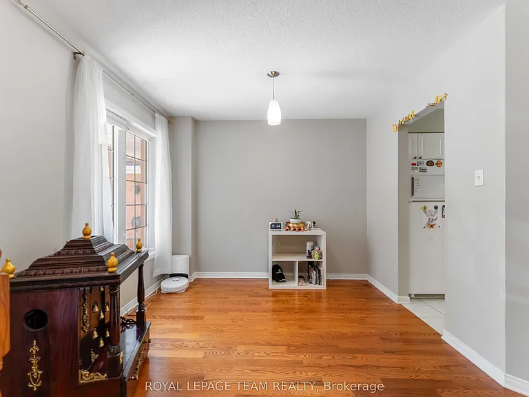 16 Cohen Ave — Photo 9