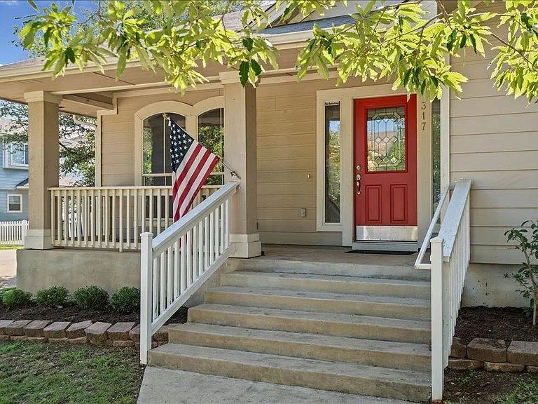 317 Bandstand Ln — Photo 27