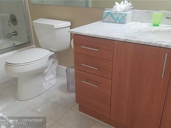 5th image of 19370 Collins Ave APT 510