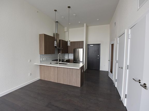3rd image of 1616 S Broadway APT 310