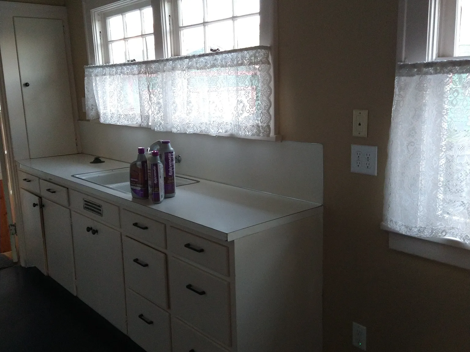2 bed, 1200 sqft, $2,200 — Photo 4