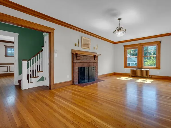 7 Willowdean Ave, West Roxbury, MA 02132