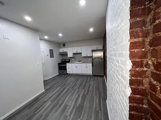 Rented by Compass | media 2