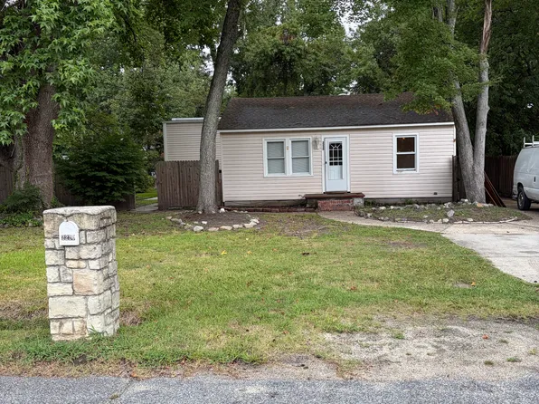 2220 Tennessee Dr, Chesapeake, VA 23323