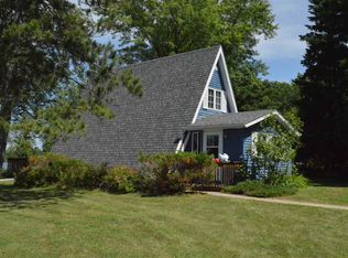 N8004 County Road J, Iola, WI 54945