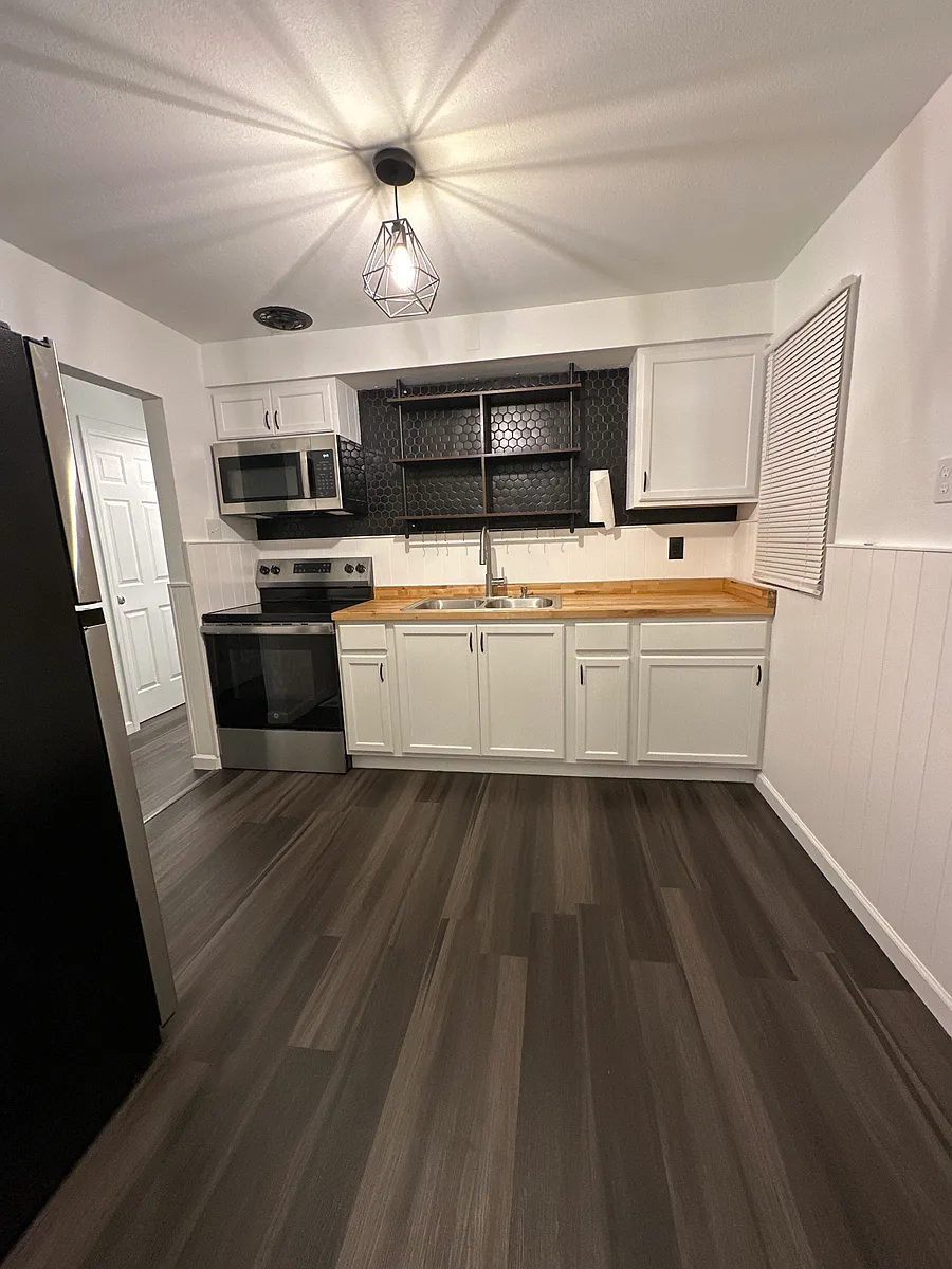 Building Photo - 10247 Cabot Dr