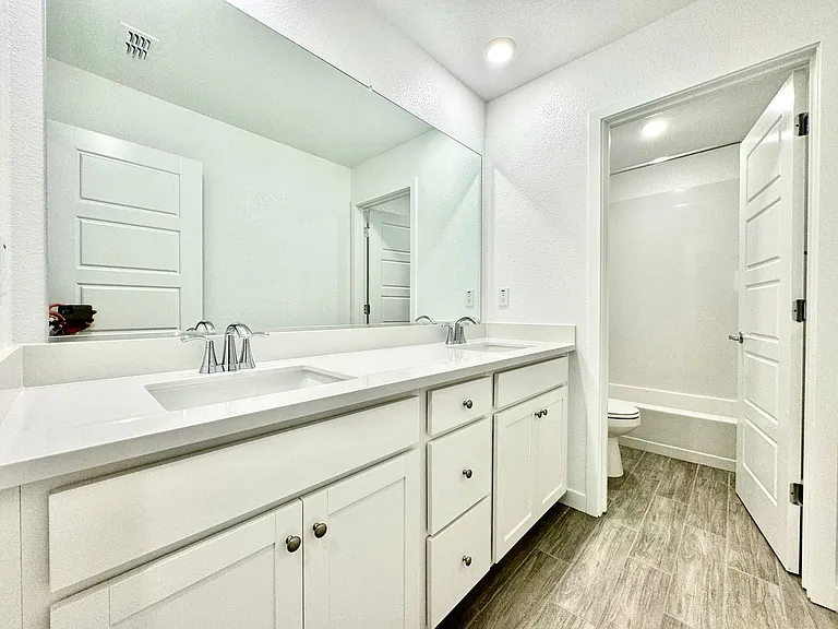 243 Dock Cir — Photo 33