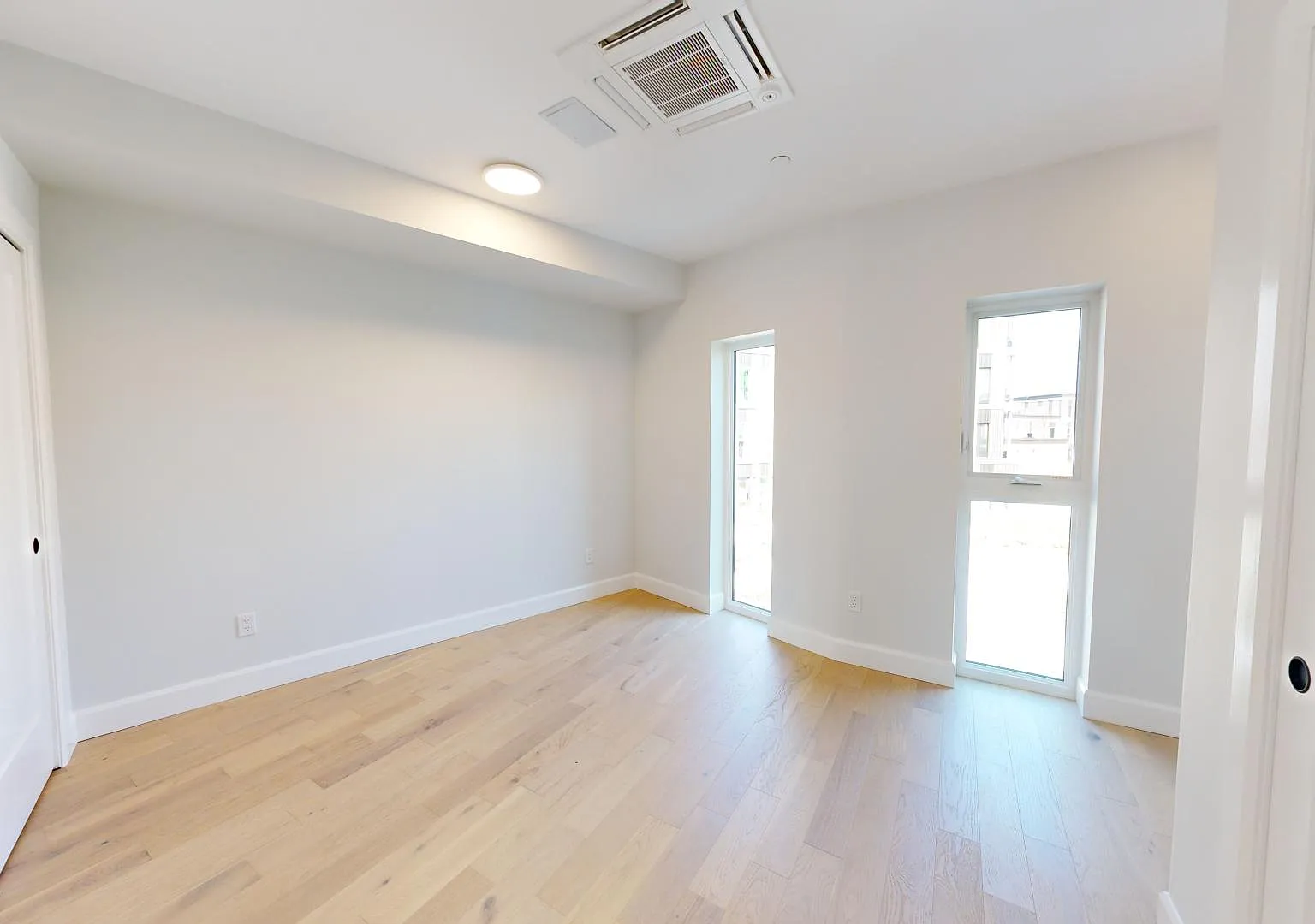 2082 Lumen Drive London — Photo 3